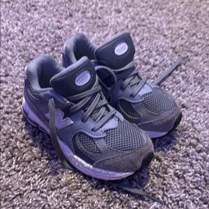 Kids new balance 2002R